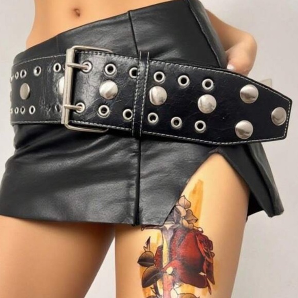 🆕 Wide Studded Hip Belt - Picture 1 of 4
